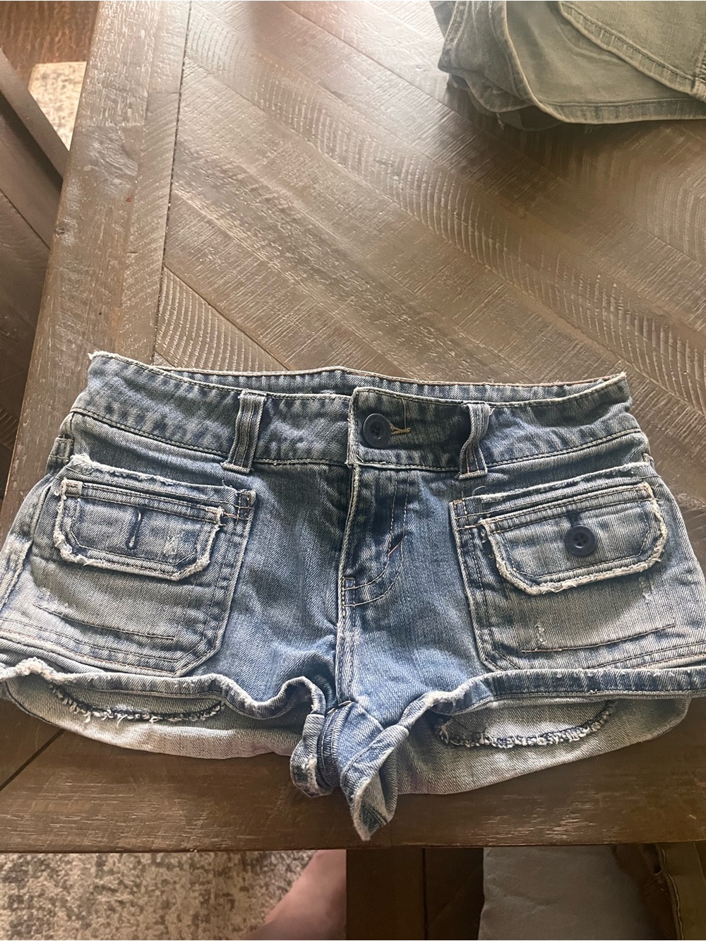 Vintage American Eagle Denim Cargo Pocket Women's Shorts - Light Blue
